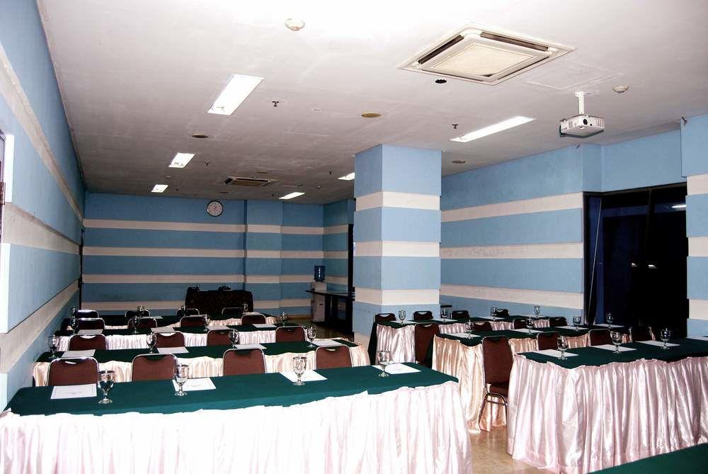 Super Oyo Townhouse 1 Hotel Salemba Giacarta Esterno foto