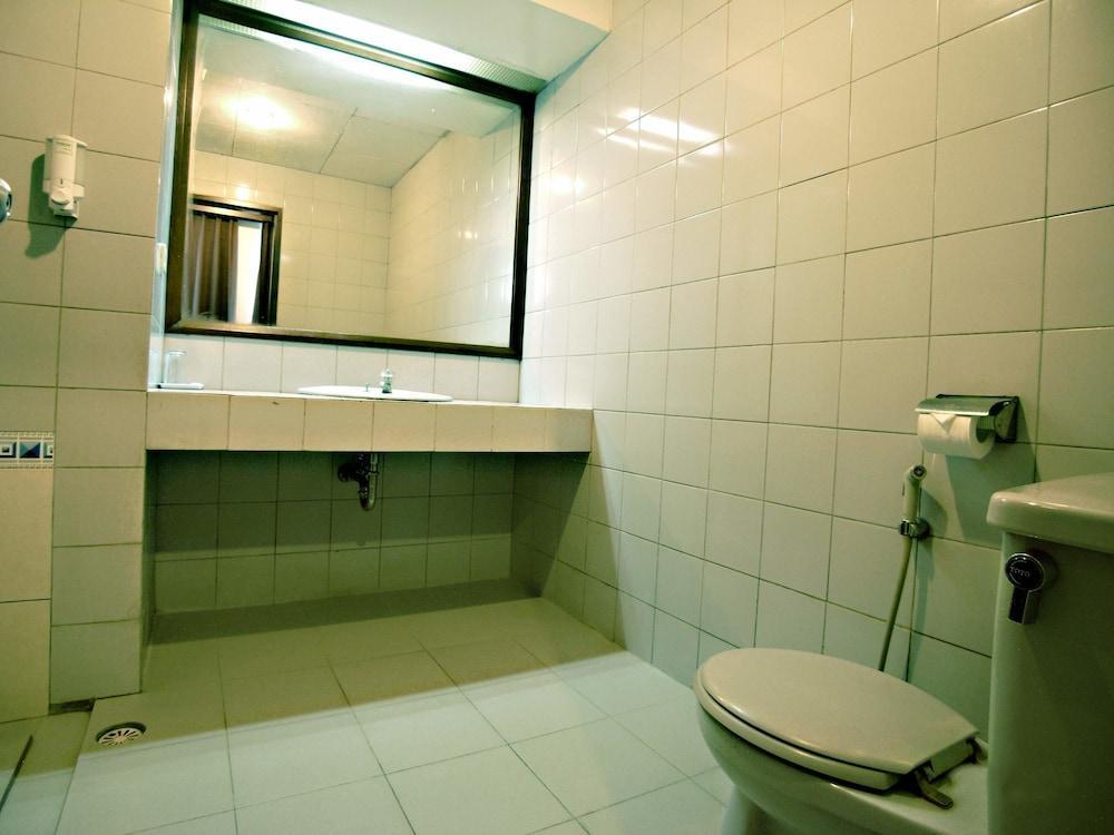 Super Oyo Townhouse 1 Hotel Salemba Giacarta Esterno foto