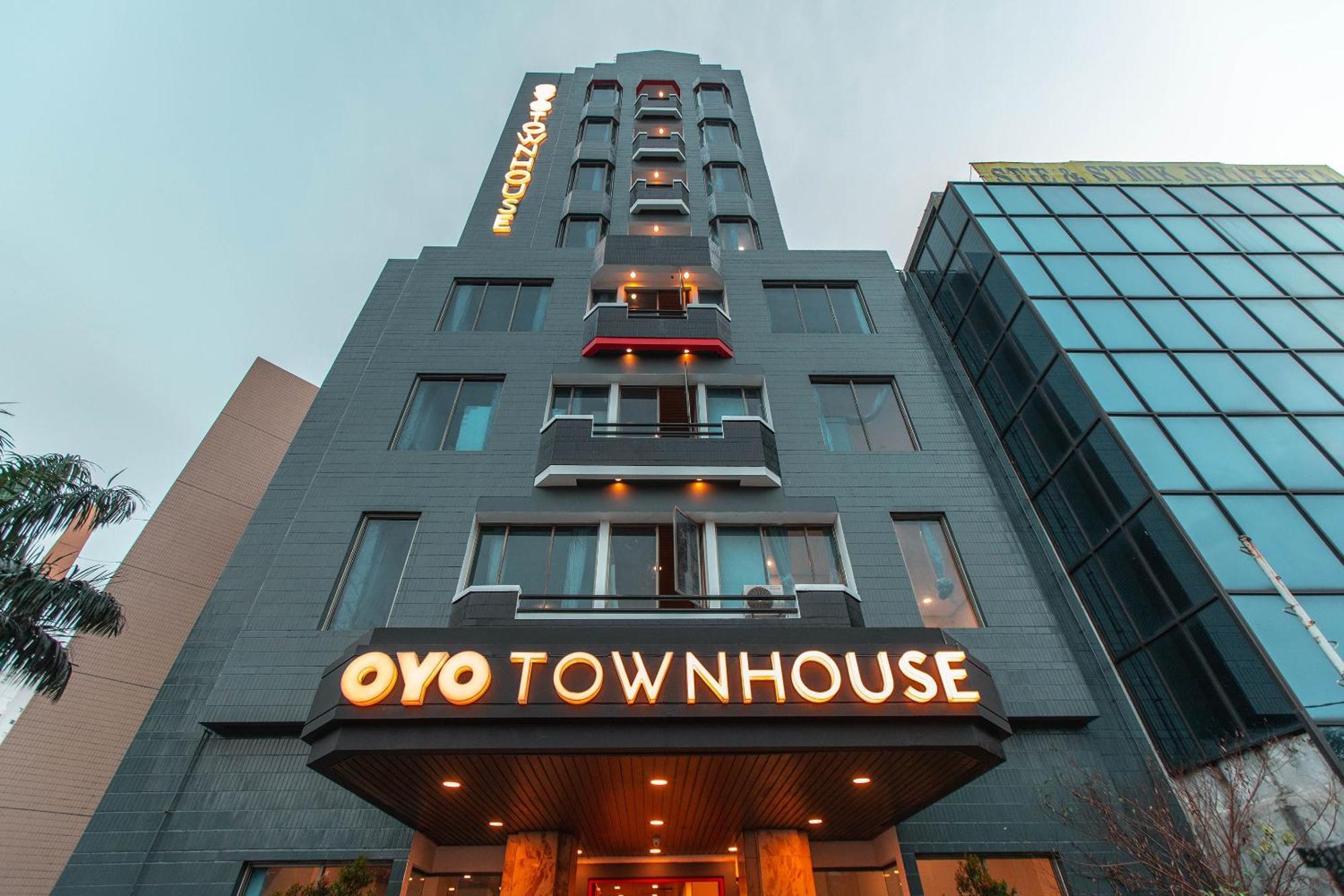 Super Oyo Townhouse 1 Hotel Salemba Giacarta Esterno foto