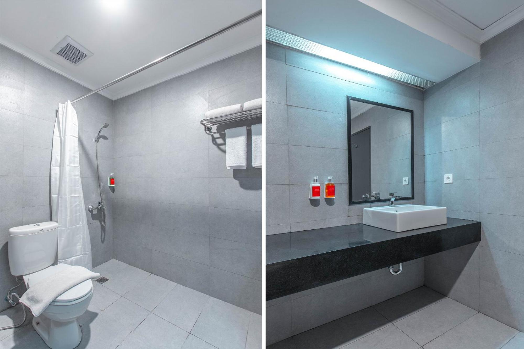 Super Oyo Townhouse 1 Hotel Salemba Giacarta Esterno foto