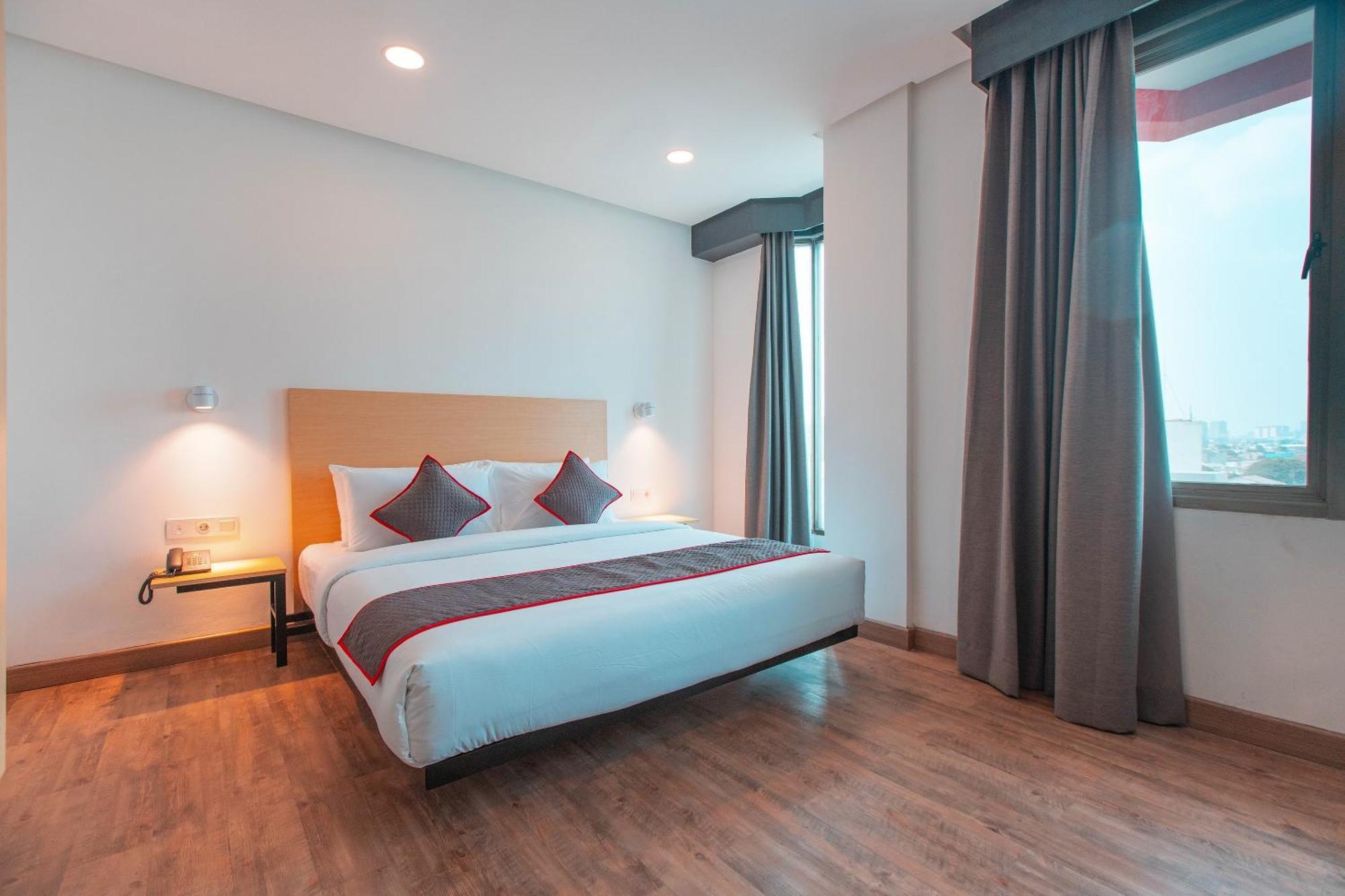 Super Oyo Townhouse 1 Hotel Salemba Giacarta Esterno foto