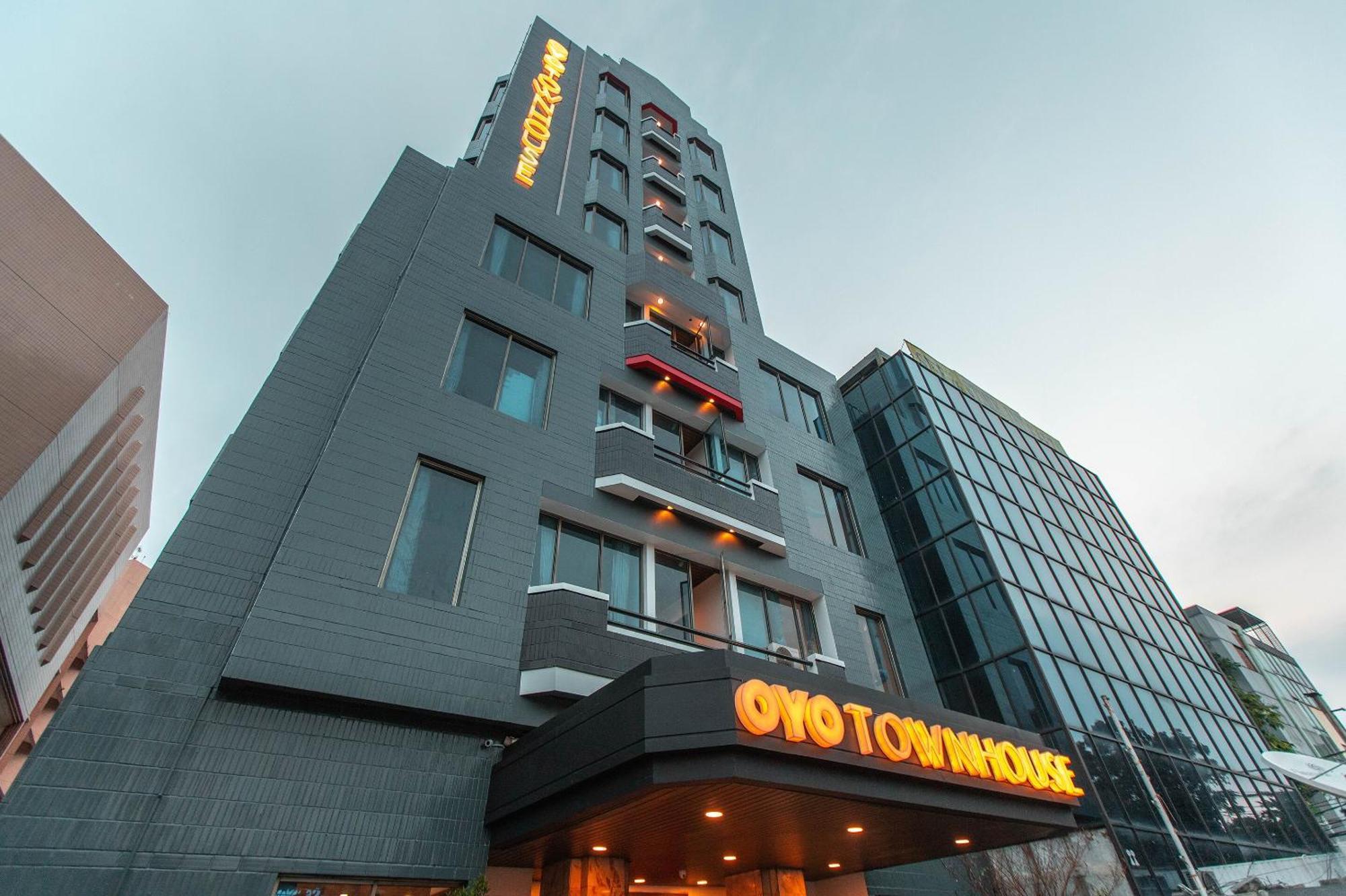 Super Oyo Townhouse 1 Hotel Salemba Giacarta Esterno foto