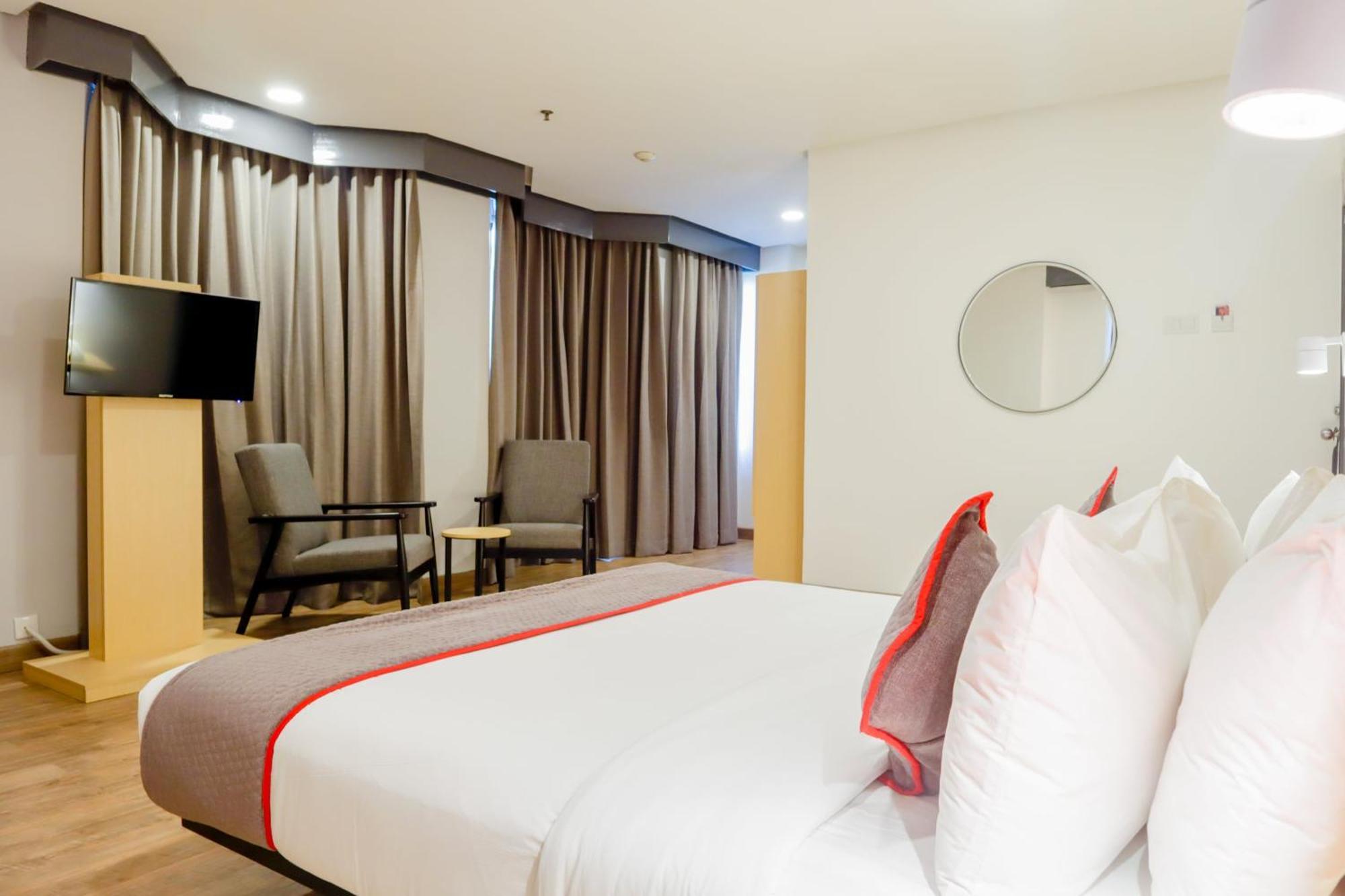 Super Oyo Townhouse 1 Hotel Salemba Giacarta Esterno foto