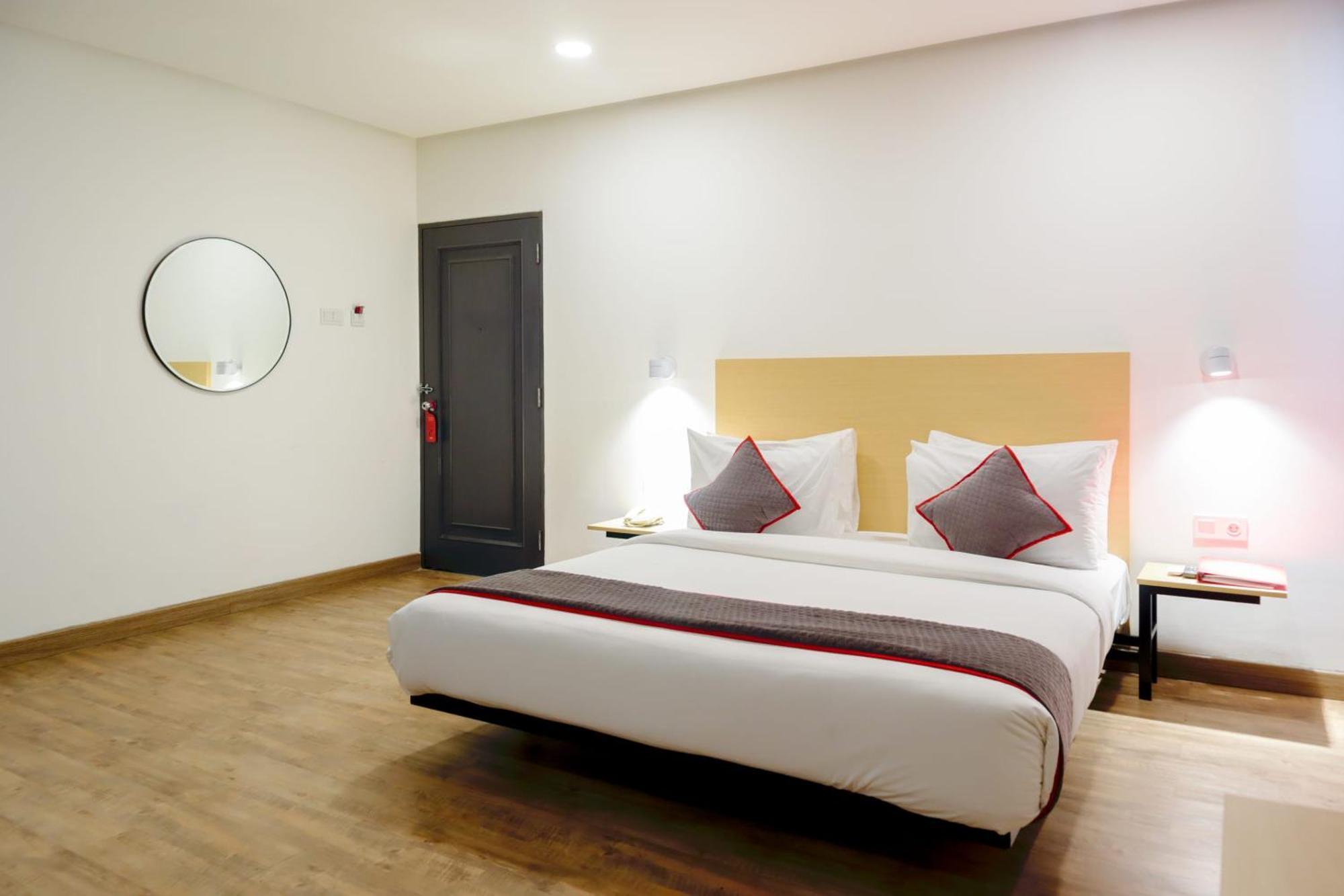 Super Oyo Townhouse 1 Hotel Salemba Giacarta Esterno foto