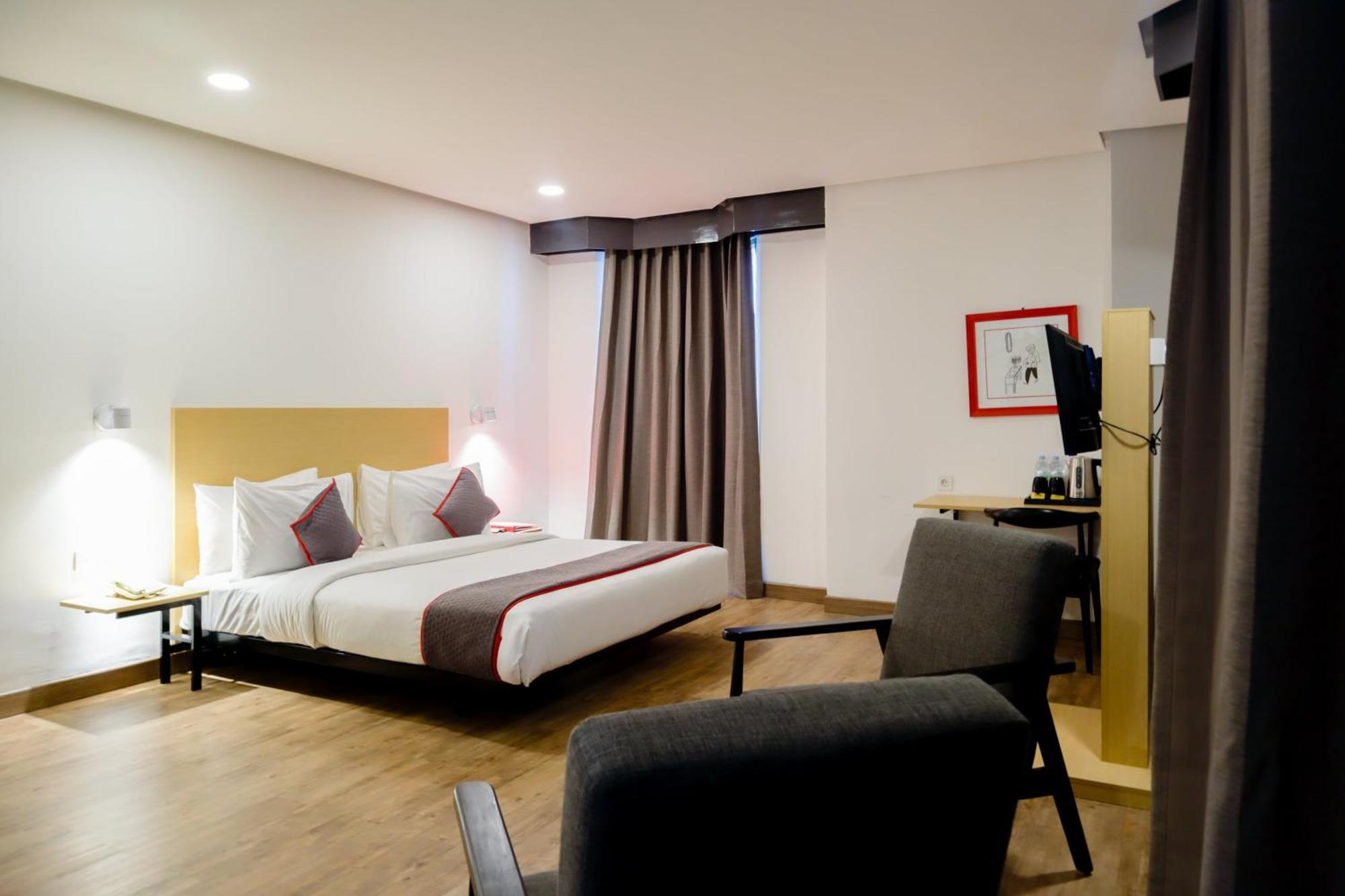 Super Oyo Townhouse 1 Hotel Salemba Giacarta Esterno foto
