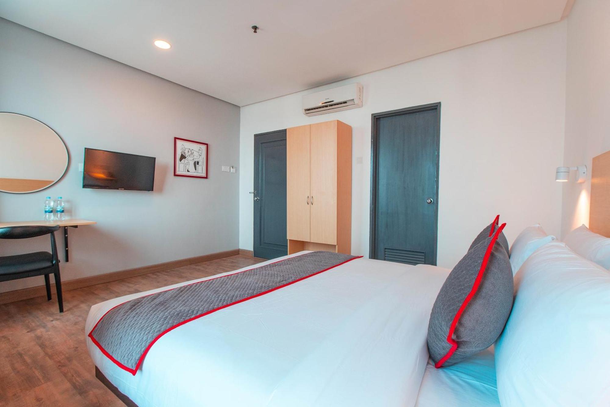 Super Oyo Townhouse 1 Hotel Salemba Giacarta Esterno foto