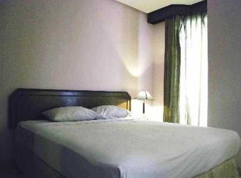 Super Oyo Townhouse 1 Hotel Salemba Giacarta Esterno foto