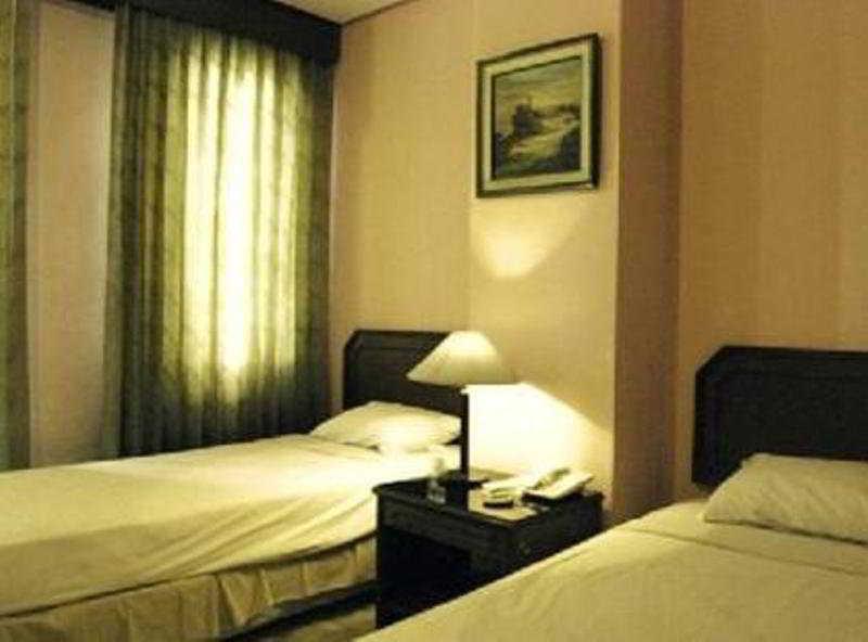 Super Oyo Townhouse 1 Hotel Salemba Giacarta Esterno foto