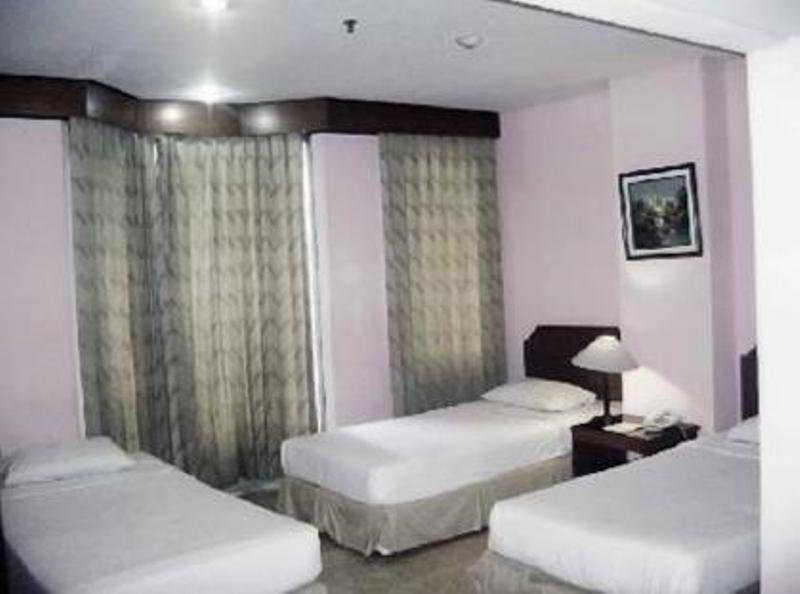 Super Oyo Townhouse 1 Hotel Salemba Giacarta Esterno foto