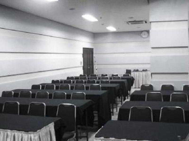 Super Oyo Townhouse 1 Hotel Salemba Giacarta Esterno foto